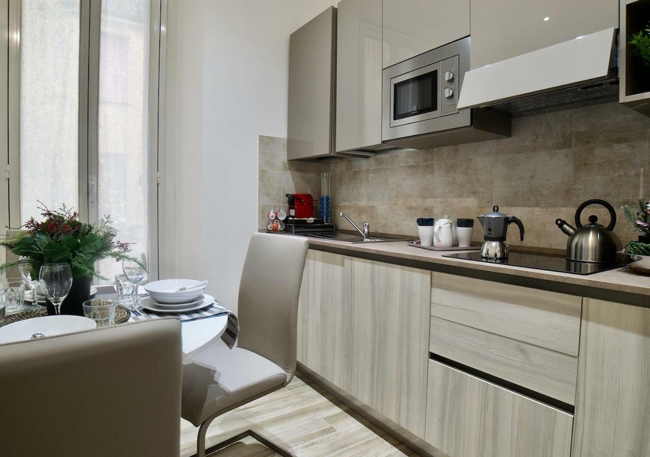 Central Lepetit Apartment De Luxe Milan Luaran gambar