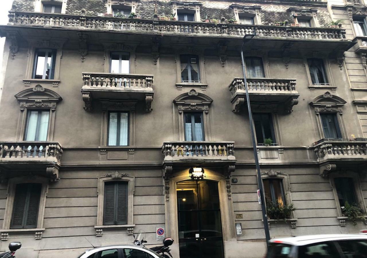 Central Lepetit Apartment De Luxe Milan Luaran gambar